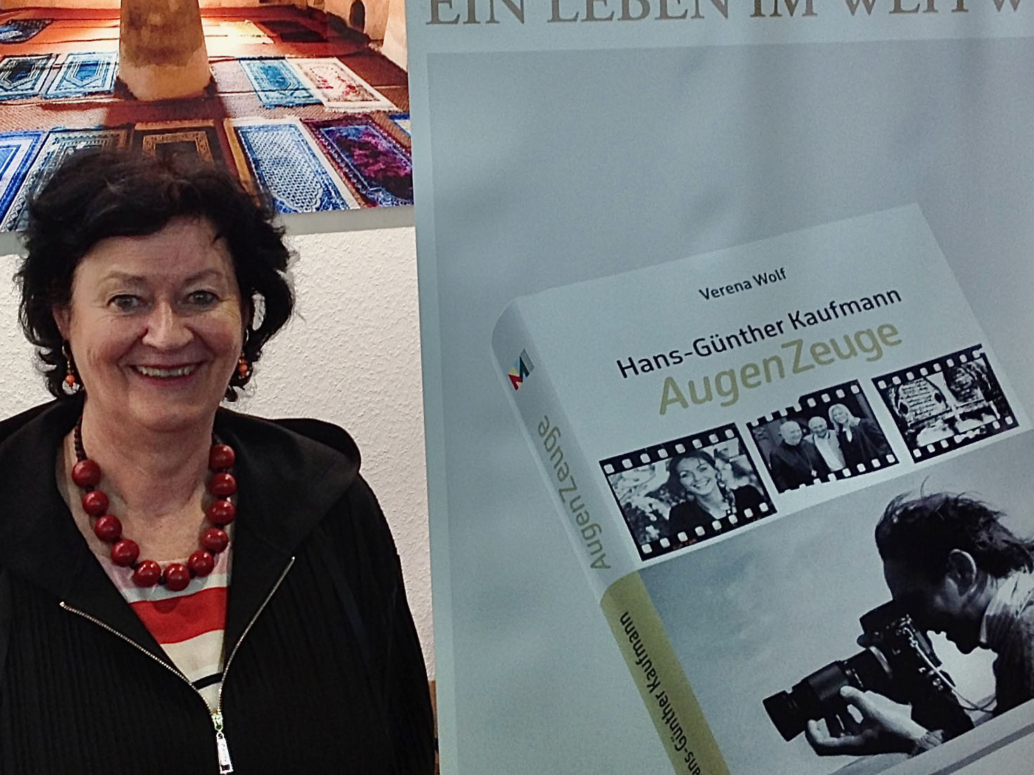 Autorin Verena Wolf und ihr Buch. Foto: (c) Jürgen Marx