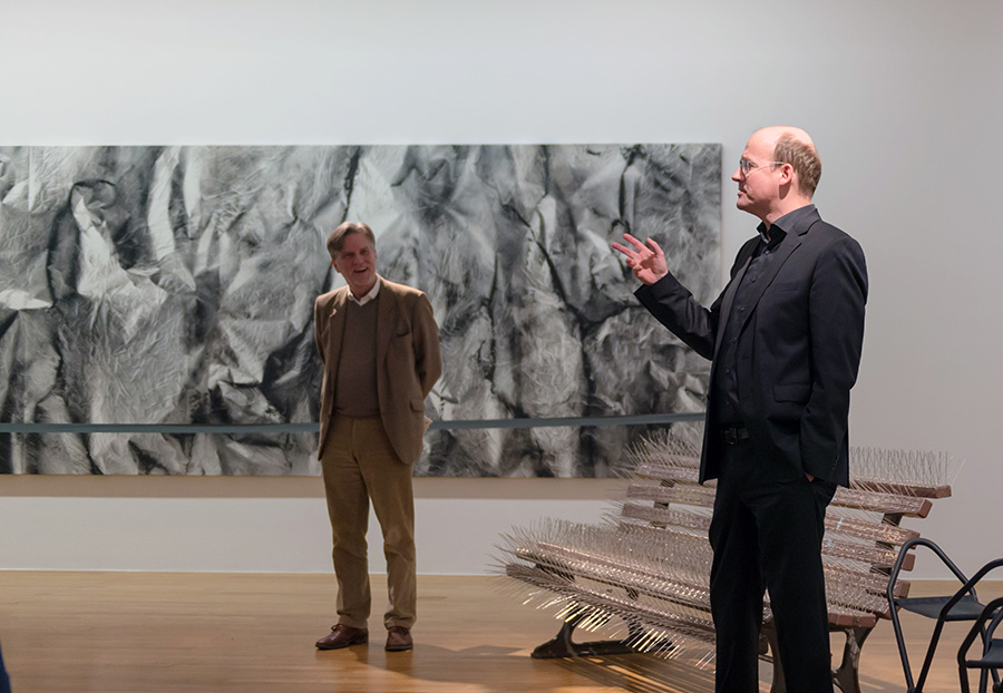Zeigenössische Kunst mit Bibel und Theologie ins Gespräch bringen: jeder Gottesdienst im Kunstmuseum setzt da einen neuen Akzent (Foto: Christian Oeser)